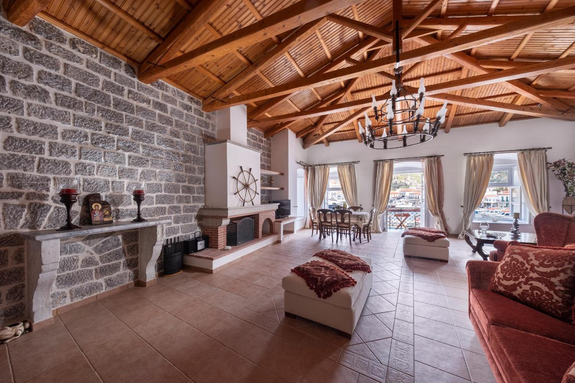 Douskos Exclusive Apartment